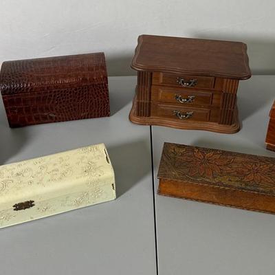 Vintage Trinket And Jewelry Boxes