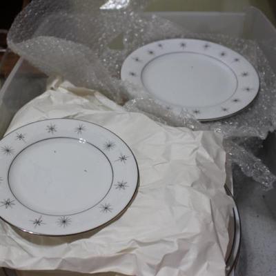 Sale Photo Thumbnail #31: Starburst Dinnerware set