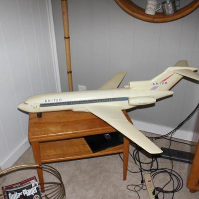 Sale Photo Thumbnail #6: 1968 REMCO United Mainliner 727-works!