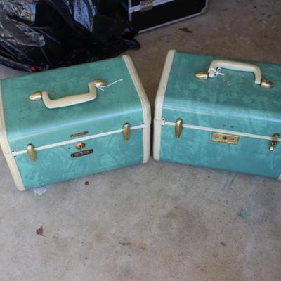 Sale Photo Thumbnail #201: Samsonite cases