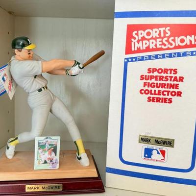 Sale Photo Thumbnail #87: Sports Impressions "Super Size" Series Set II limited edition figurine of Mark McGwire (#532/1990) 