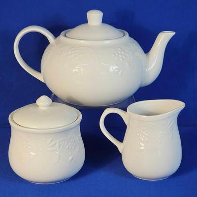 'Totally Today' White Teapot (1), Creamer (1) + Lidded Sugar Bowl (1)