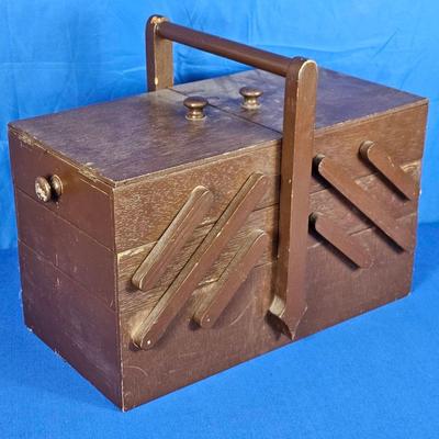 Wooden Sewing Box (1) + Accessories 