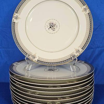 Mikasa Grand Ivory 'Tropez' Dinner Plates (12)