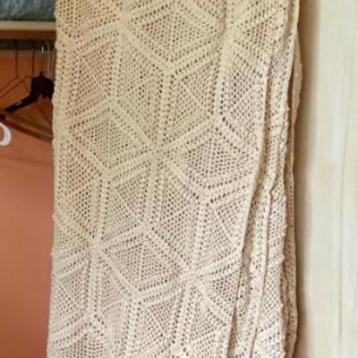 Crochet bed cover