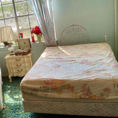 Lamp bed side table, retro record player