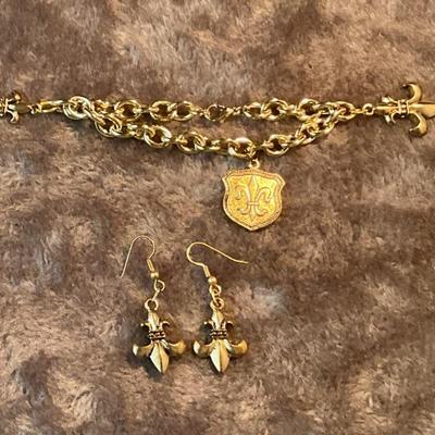 Fleur de Lis braclet and pierced earrings 