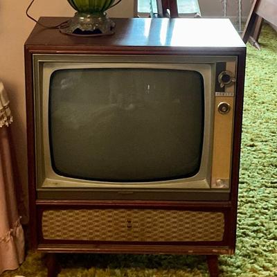 Magnavox tv cabinet