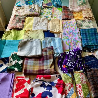 Retro fabric, lots of big pieces