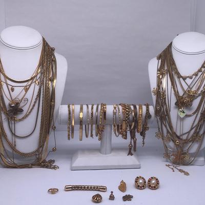 Gold Tone Jewelry Lot Necklaces & Bracelets 