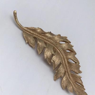 Coro 1961 Gold Tone Feather Brooch Pin