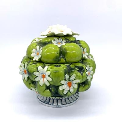 Sale Photo Thumbnail #38: Inarco Apple and Daisy cookie jar. Small flake under flower petal on lid.