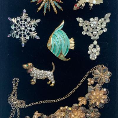 Sale Photo Thumbnail #54: Costume jewelry