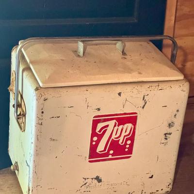 Vintage 7-Up Ice Chest