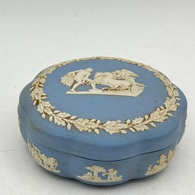 Wedgwood Style Jasperware trinket box