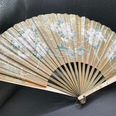Delicate Vintage Paper Fan — Rexall