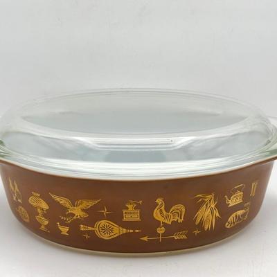 Pyrex Americana 2 1/2 QT Dish With Lid