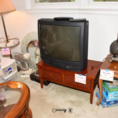 Sale Photo Thumbnail #163: 161 03 family room 33)