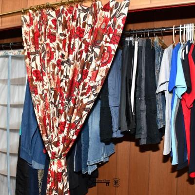 Sale Photo Thumbnail #605: 605 10 craft room 22)