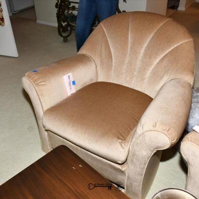 055 02 living room 21)