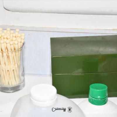 Sale Photo Thumbnail #198: 196 04 kitchen 17)