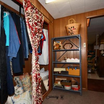 Sale Photo Thumbnail #585: 585 10 craft room 2)