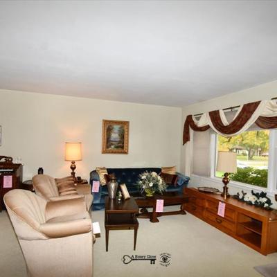 036 02 living room 2)