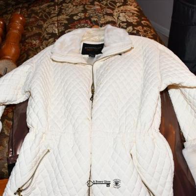 Sale Photo Thumbnail #290: 288 05 bedroom a 55)