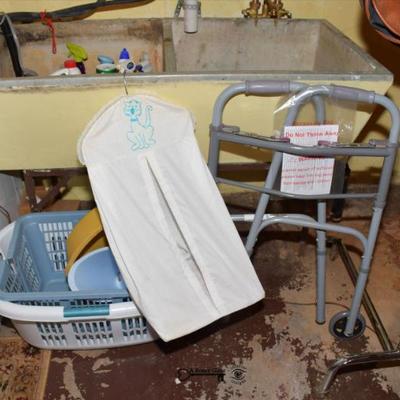 Sale Photo Thumbnail #617: 617 11 utility room 9)