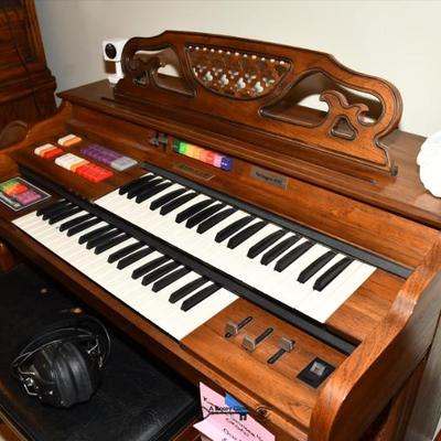 022 01 some highlights aurora estate sale 22)