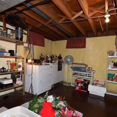 Sale Photo Thumbnail #613: 613 11 utility room 5)