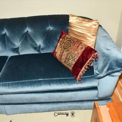 077 02 living room 43)