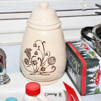 Sale Photo Thumbnail #195: 193 04 kitchen 14)