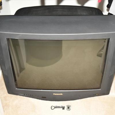 Sale Photo Thumbnail #176: 174 03 family room 46)