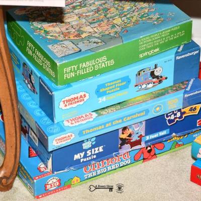 Sale Photo Thumbnail #169: 167 03 family room 39)