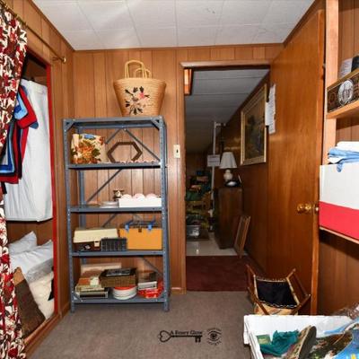 Sale Photo Thumbnail #586: 586 10 craft room 3)