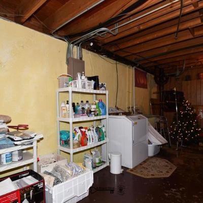 Sale Photo Thumbnail #614: 614 11 utility room 6)