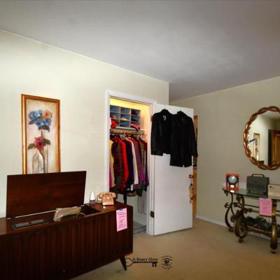 037 02 living room 3)