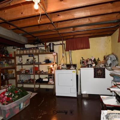 Sale Photo Thumbnail #611: 611 11 utility room 3)