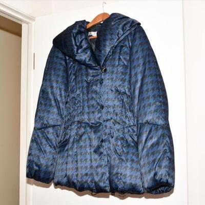 Sale Photo Thumbnail #274: 272 05 bedroom a 39)