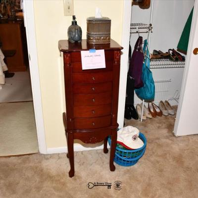 Sale Photo Thumbnail #325: 323 06 bedroom b 31)