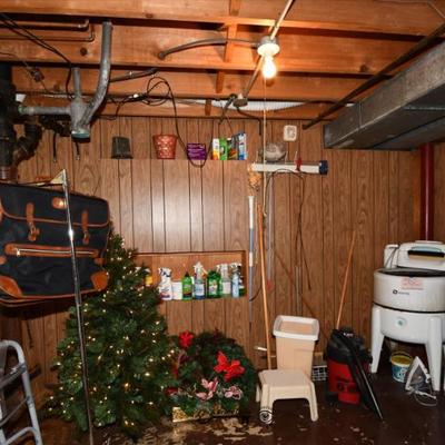 Sale Photo Thumbnail #615: 615 11 utility room 7)