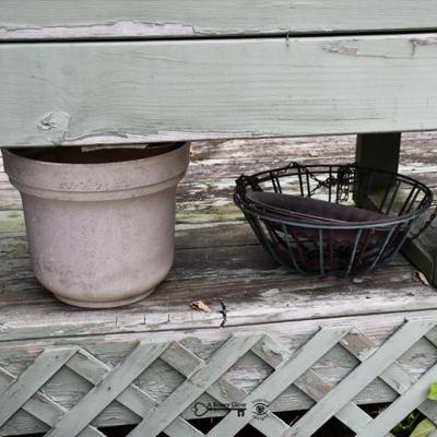 Sale Photo Thumbnail #694: 695 12 back yard 22)