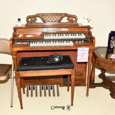 092 02 living room 58)