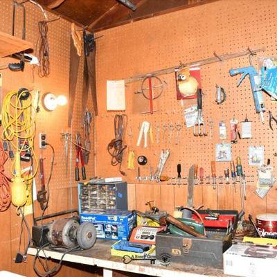 Sale Photo Thumbnail #438: 437 08 garage 101)