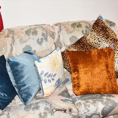 Sale Photo Thumbnail #140: 138 03 family room 10)