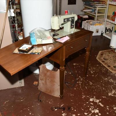 Sale Photo Thumbnail #627: 627 11 utility room 19)