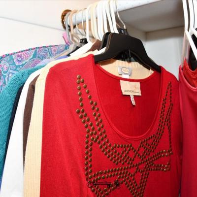 Sale Photo Thumbnail #179: 177 03 family room 49)