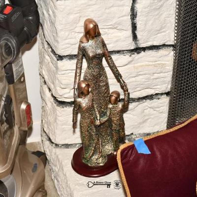 Sale Photo Thumbnail #160: 158 03 family room 30)