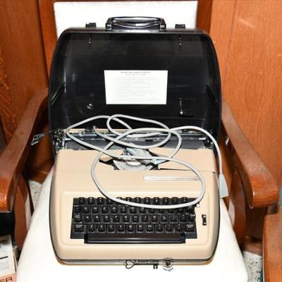 Sale Photo Thumbnail #482: 481 09 basement 42)